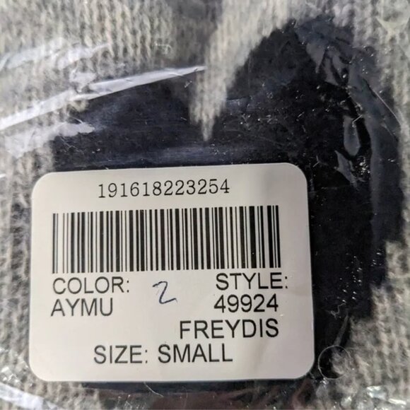 360 Cashmere | Freydis Skull Cashmere Crew In Grey - Picture 6 of 12